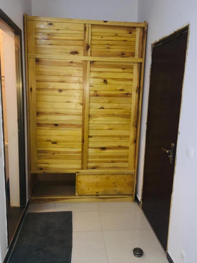 Saly - Villa Kage 6 Chambres -Clim-Wifi-Eau Chaude-Billard-Babyfoot-Ping Pong-Canal - Electricite Non Comprise Экстерьер фото