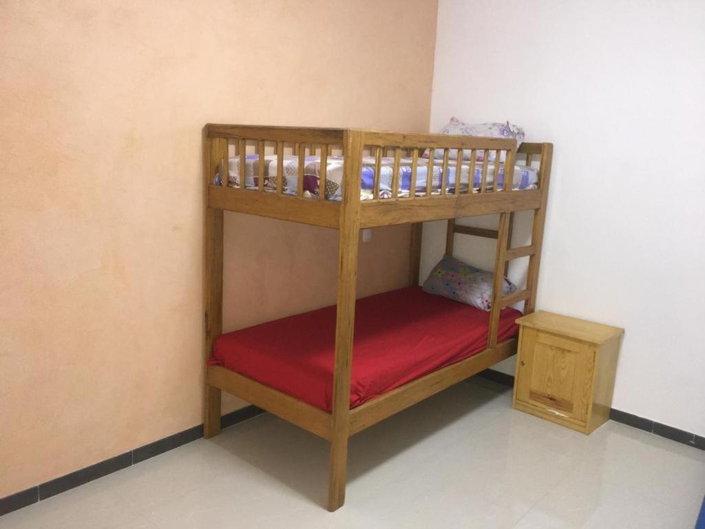 Saly - Villa Kage 6 Chambres -Clim-Wifi-Eau Chaude-Billard-Babyfoot-Ping Pong-Canal - Electricite Non Comprise Экстерьер фото