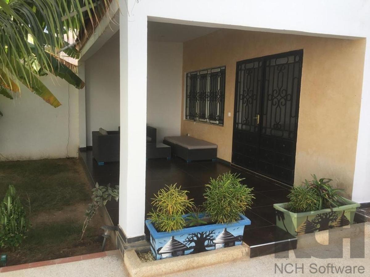 Saly - Villa Kage 6 Chambres -Clim-Wifi-Eau Chaude-Billard-Babyfoot-Ping Pong-Canal - Electricite Non Comprise Экстерьер фото